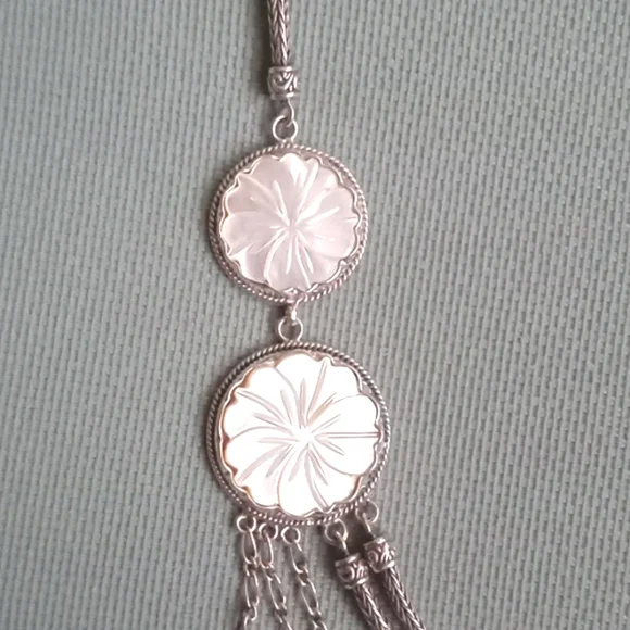 BALI LEGACY WHITE MOTHER OF PEARL CARVED FLOWER NECKLACE - Picture 4 of 9